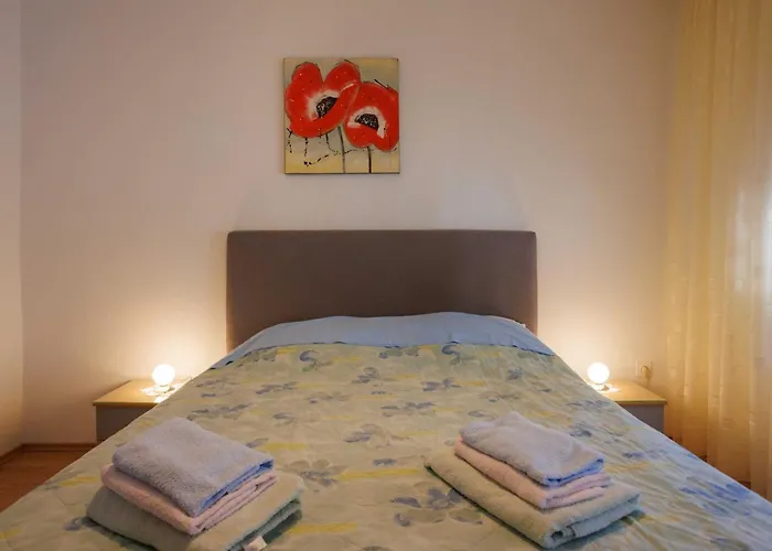 Appartement Beachfront Cozy Krk With Balcony - One Bedroom With Balcony