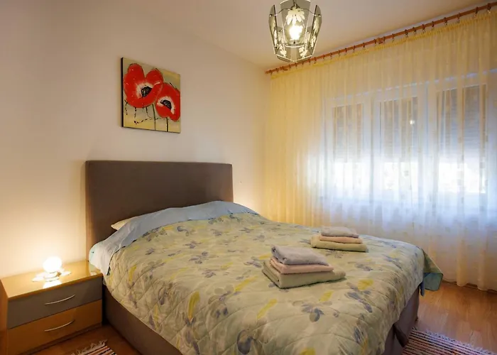 Beachfront Cozy Krk With Balcony - One Bedroom With Balcony 아파트 *