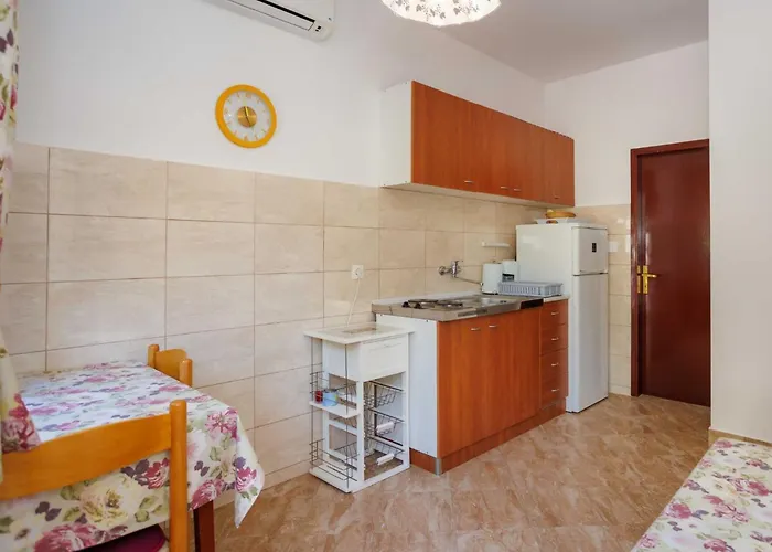 Beachfront Cozy Krk With Balcony - One Bedroom With Balcony 크르크