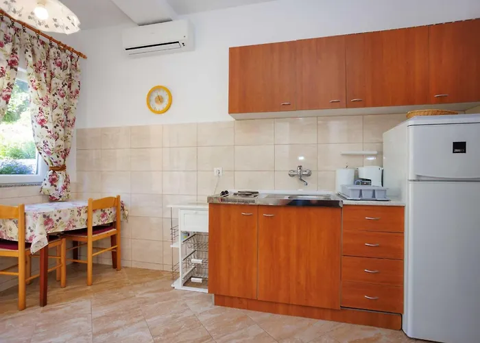 Beachfront Cozy Krk With Balcony - One Bedroom With Balcony 아파트 *