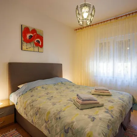 Beachfront Cozy Krk With Balcony - One Bedroom With Balcony Apartamento *