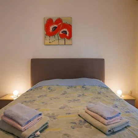 Apartamento Beachfront Cozy Krk With Balcony - One Bedroom With Balcony